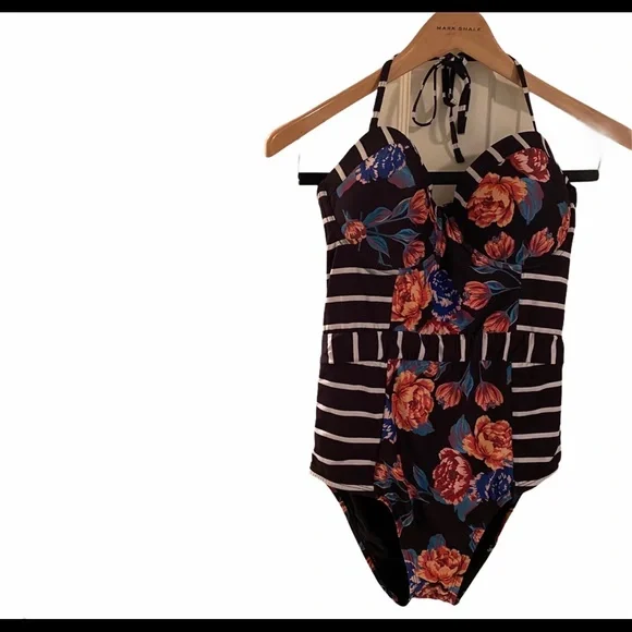 ModCloth Swimsuit  DO NOT PURCHASE ON HOLD FOR @elizabethczarne - Picture 6 of 12